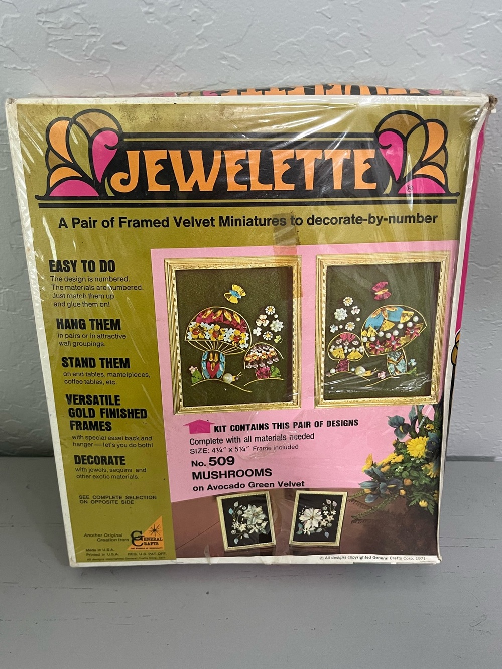 Vintage 70s Psychedelic Mushrooms Green Velvet Craft Kit Jewelette